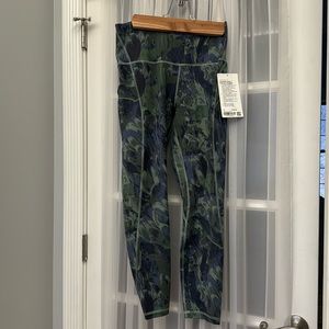 Brand new! Lululemon align leggings with pockets  25” inseam size 10